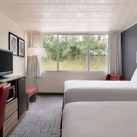 Ramada By Wyndham Uniontown Hotel Екстериор снимка