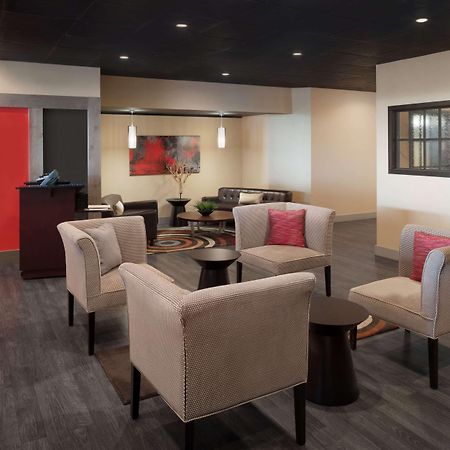 Ramada By Wyndham Uniontown Hotel Екстериор снимка
