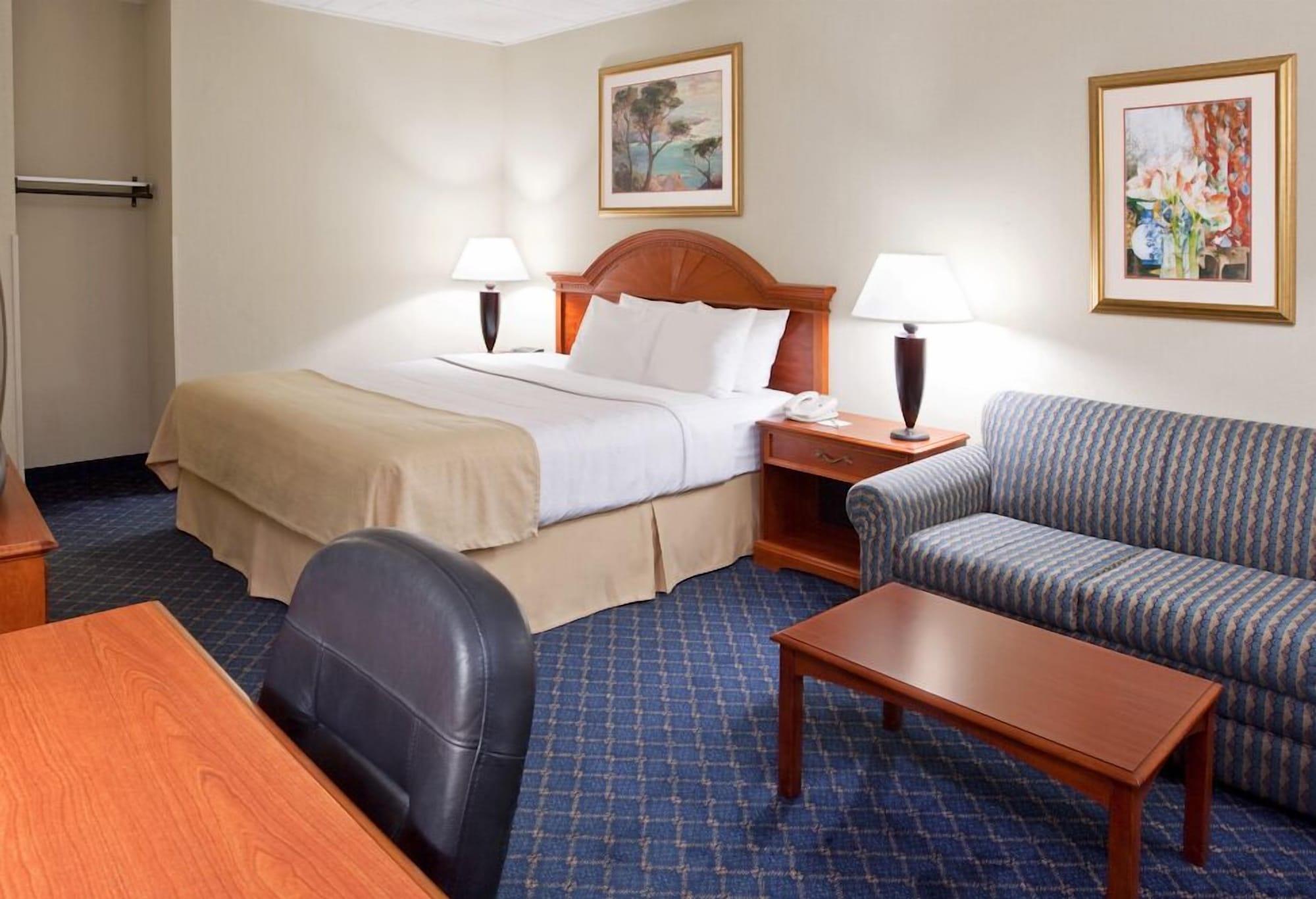 Ramada By Wyndham Uniontown Hotel Екстериор снимка