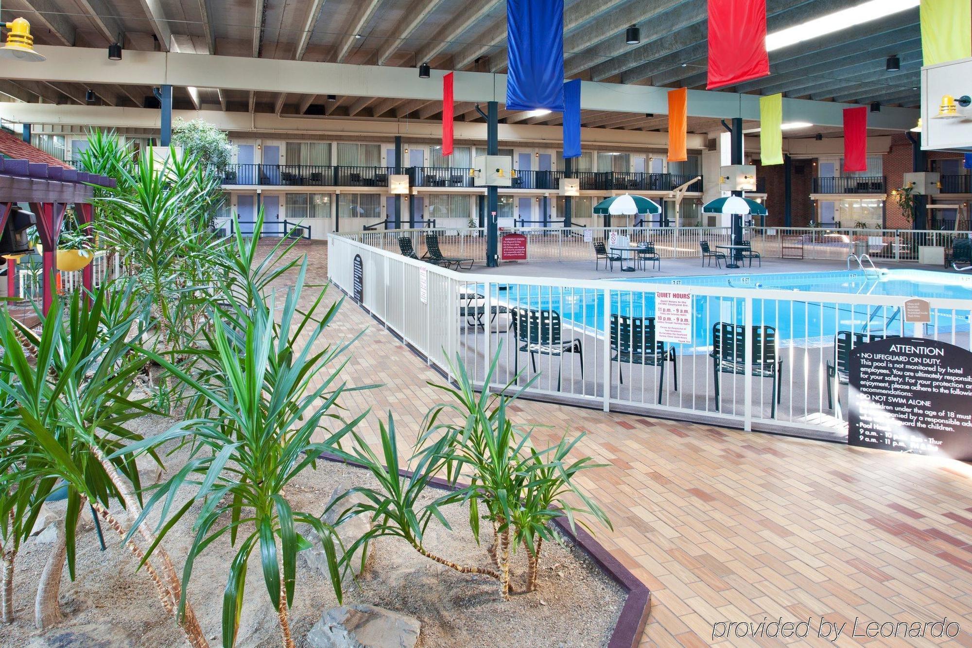 Ramada By Wyndham Uniontown Hotel Съоръжения снимка