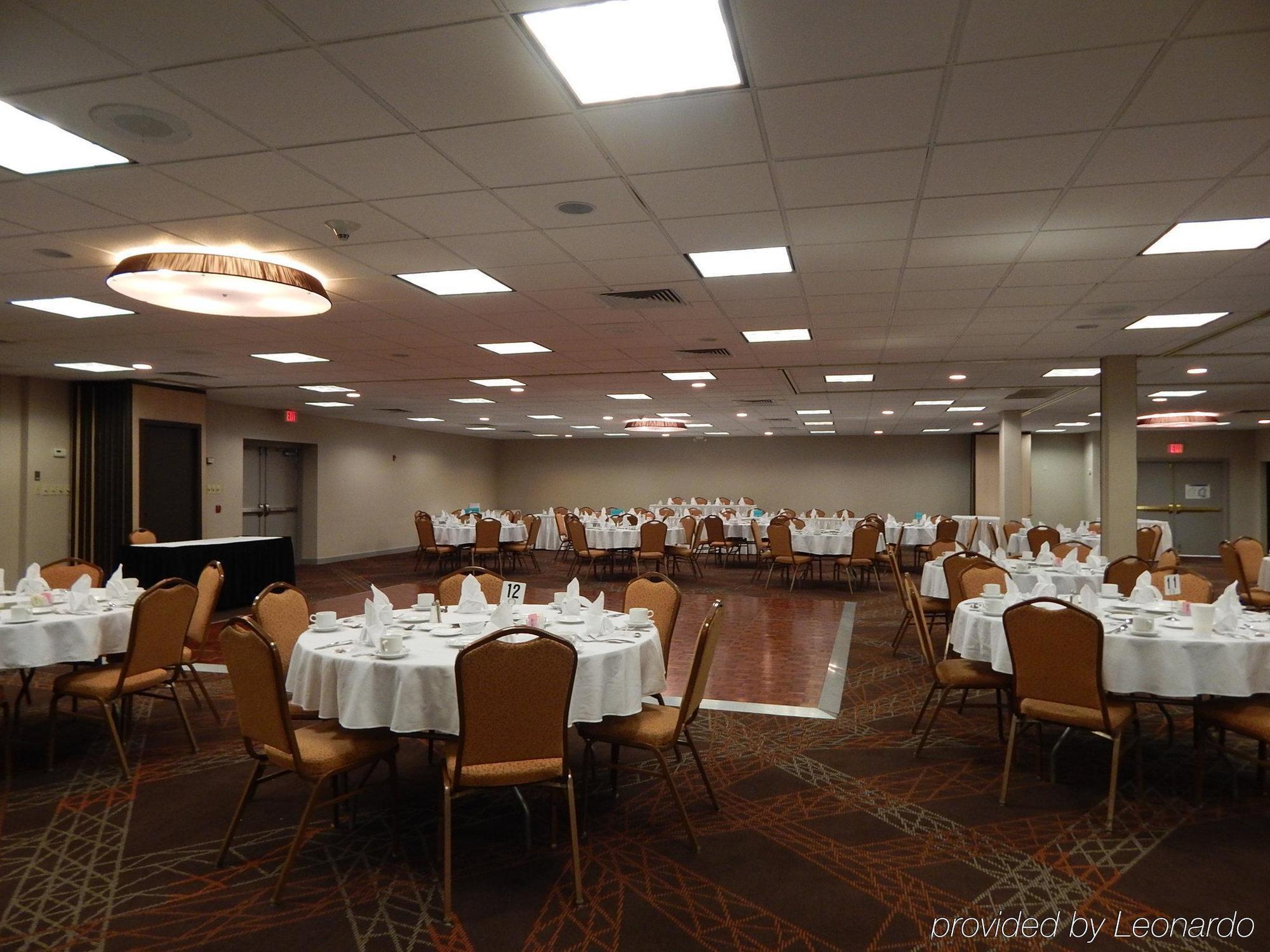 Ramada By Wyndham Uniontown Hotel Екстериор снимка
